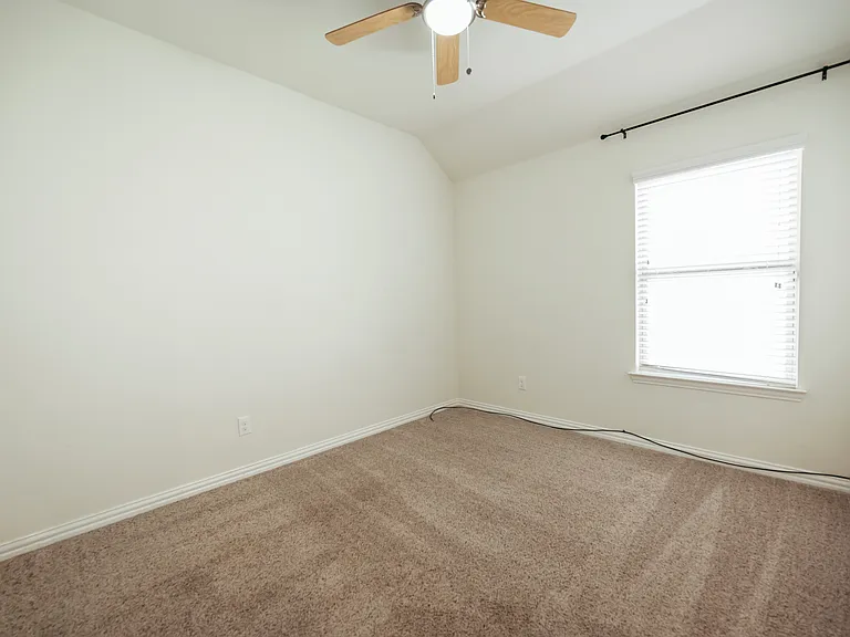 816 Blackhawk Dr — Photo 11