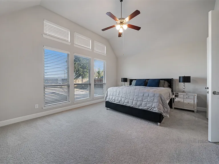 12615 Burnt Prairie Ln — Photo 12