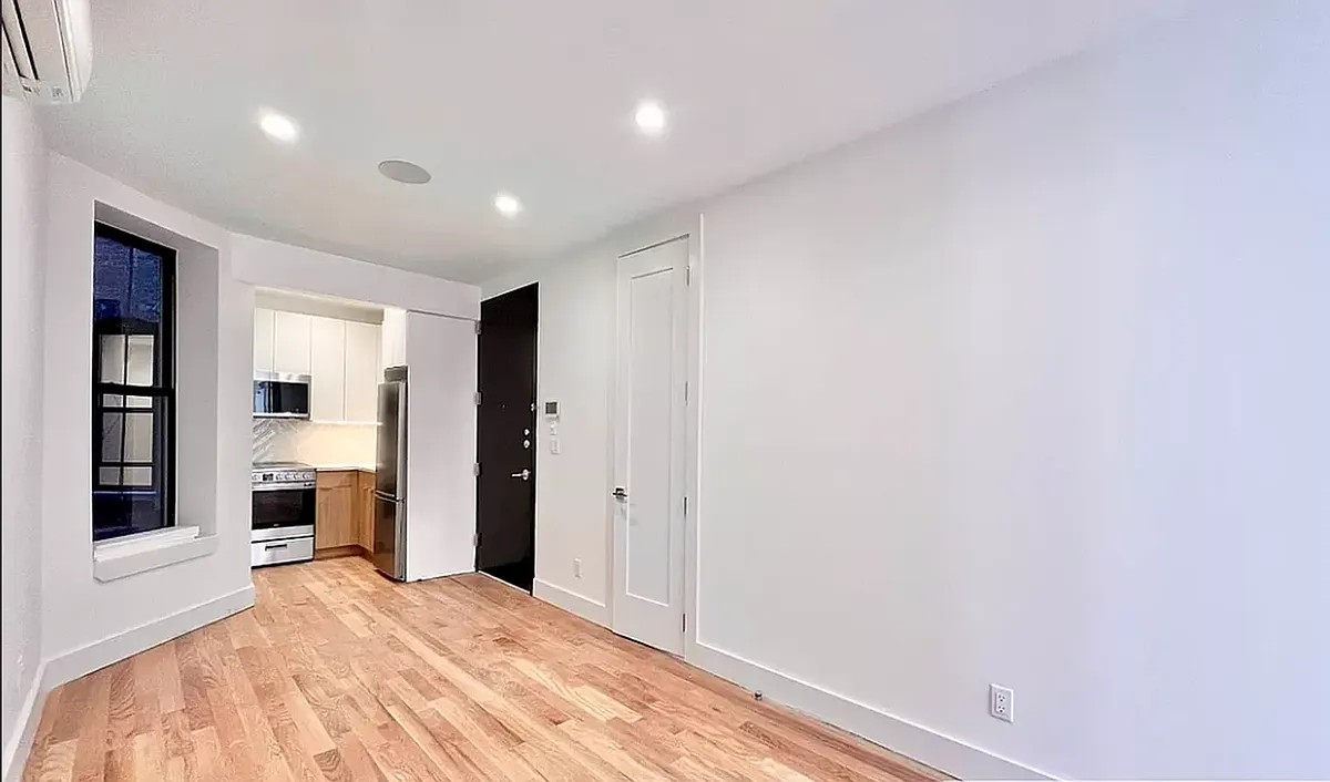 Building Photo - 322 E 93rd St #2C