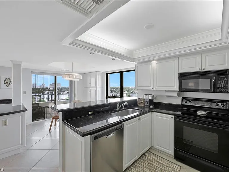 4451 Gulf Shore Blvd N #1205 — Photo 13