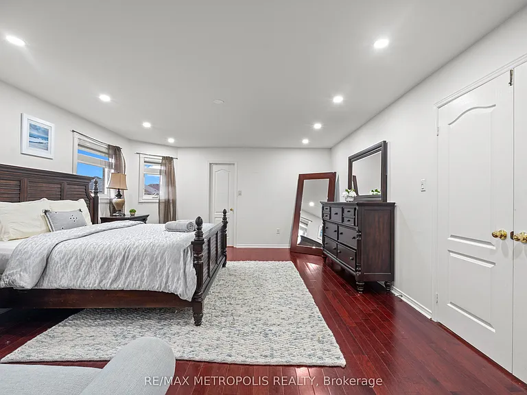 552 Feathergrass Cres #MAIN UPPER — Photo 19