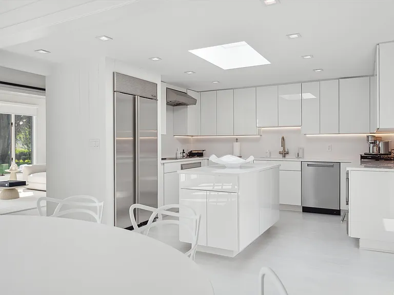 627 Sagaponack Rd — Photo 9