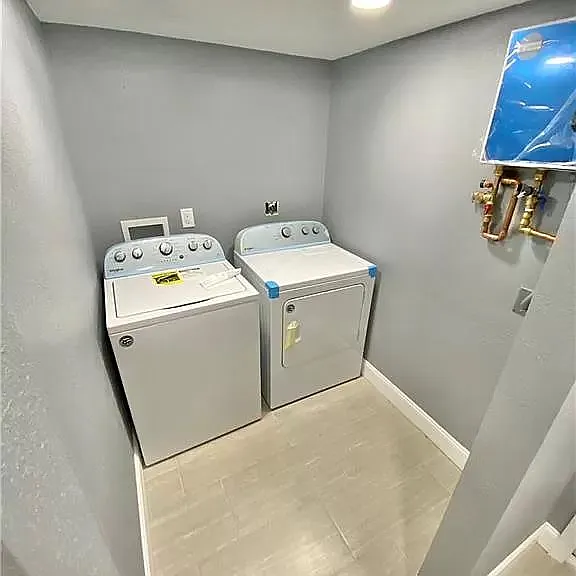 8096 Harrisburg Dr — Photo 3