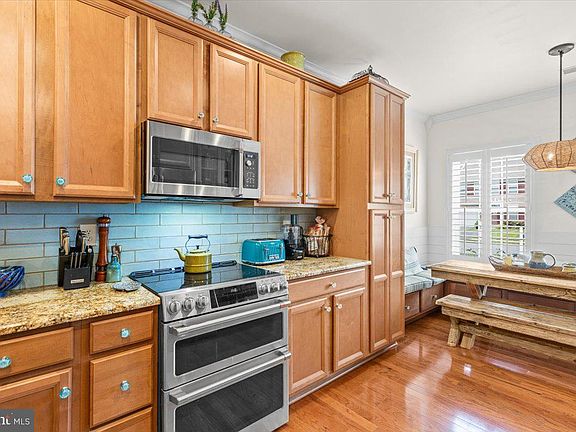 4th image of 36325 Ridgeshore Ln