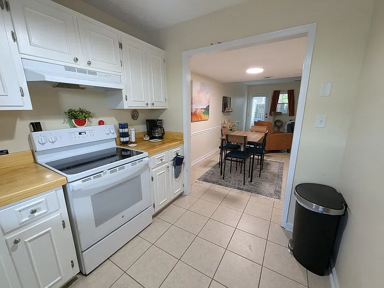 135 Dennis Dr #5 — Photo 4