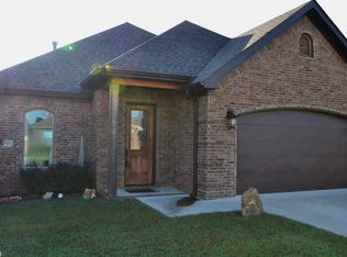 104 Mariner Ln, Maumelle, AR 72113