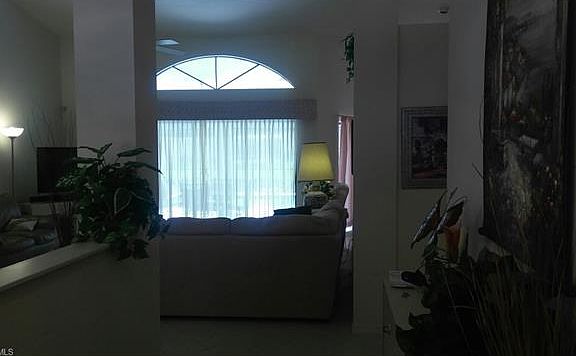 2nd image of 128 SE 13th Ave
