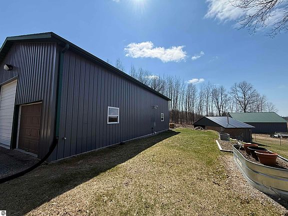 4th image of 5037 W Battle Rd