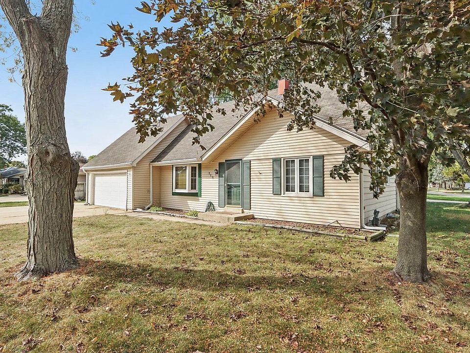 1st image of 118 Willow DRIVE