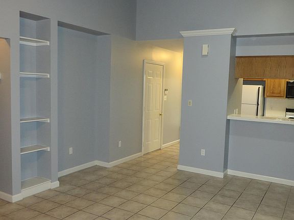 4th image of 816 Green Mountain Dr