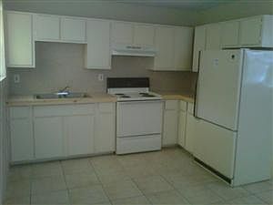 2nd image of 1533 W 19th St