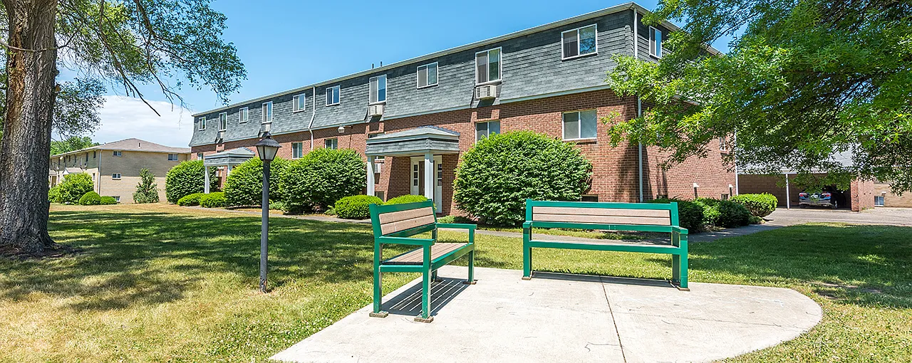 Lake Cable Village Apartments — Photo 2