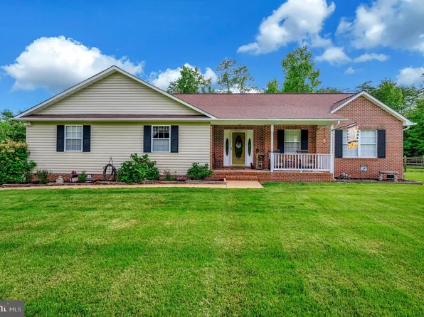 2 River Ridge Ln, Fredericksburg, VA 22406