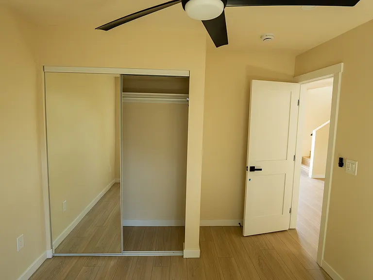 Downstairs bedroom w/closet