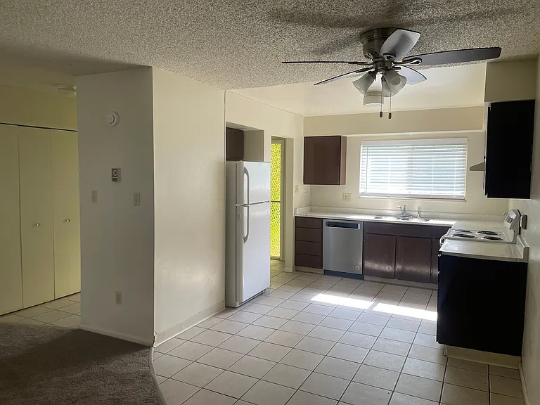 482 Smithridge Park — Photo 3