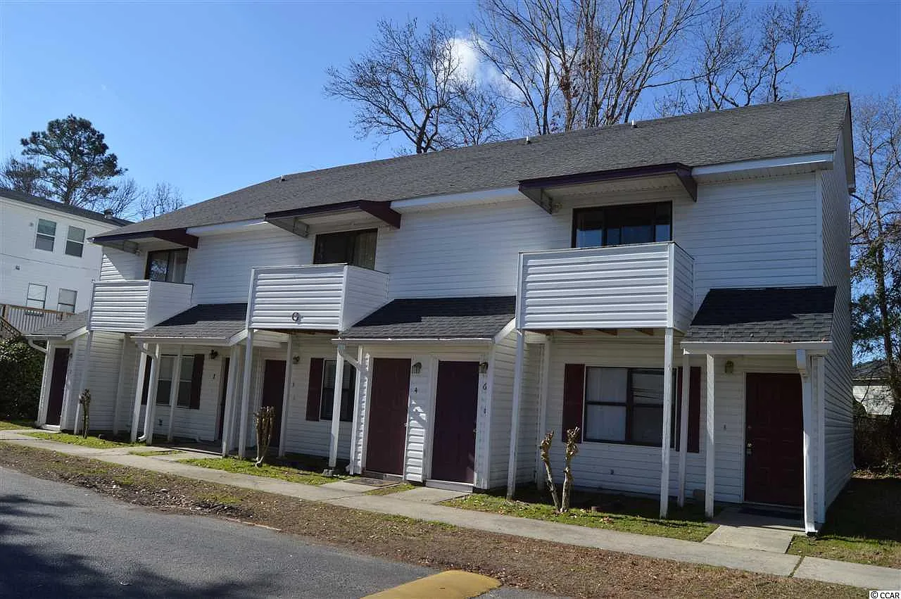 209 Cedar St — Photo 1