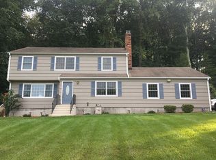 14 Rodia Ridge Rd, Shelton, CT 06484