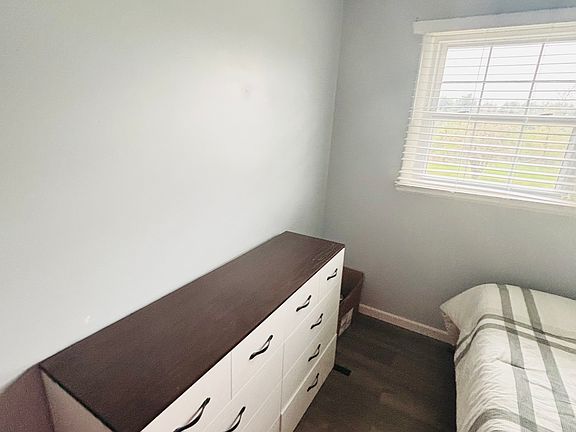 4th image of 102 Pine Dr