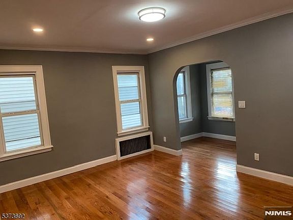 2nd image of 54 Rutgers St