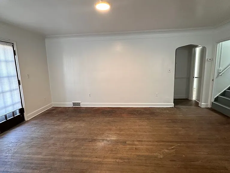 210 Perrin St — Photo 10
