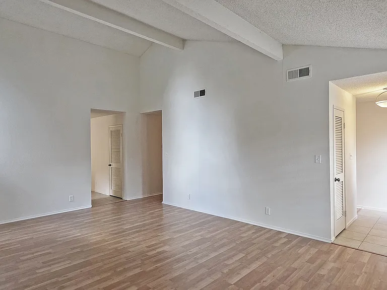 4336 Fair Oaks Blvd — Photo 4