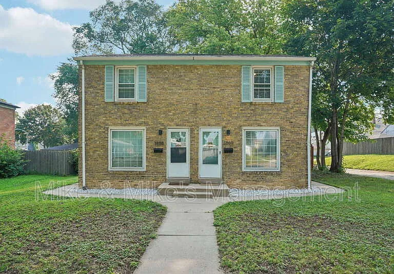 3860 S Brust Ave — Photo 1