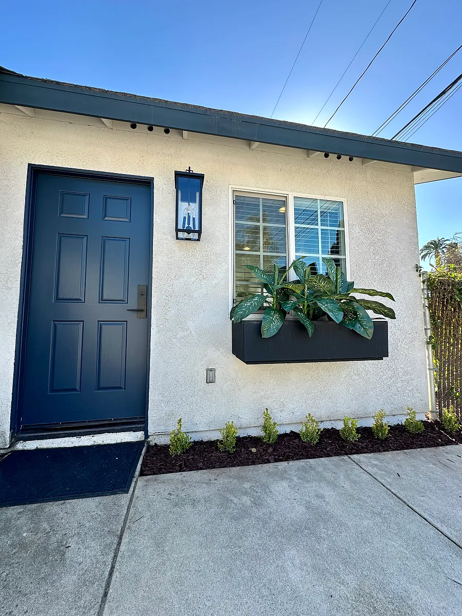 Building Photo - 5157 Magnolia Ave