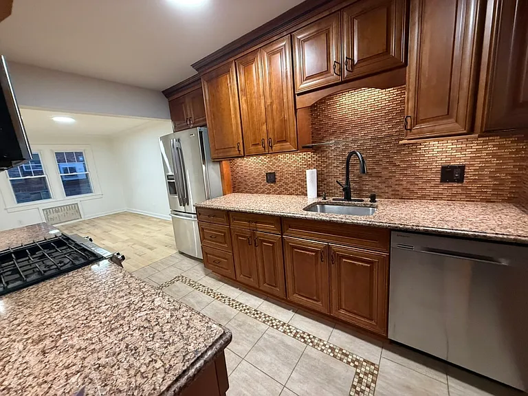 97 Greenvale Ave #1 — Photo 9