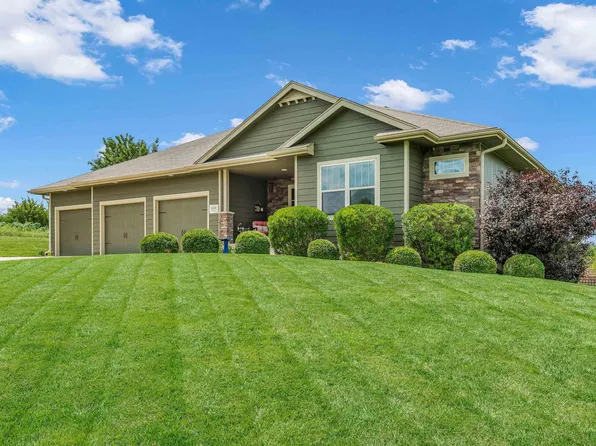 5409 SW Fairlawn Rd, Topeka, KS 66610
