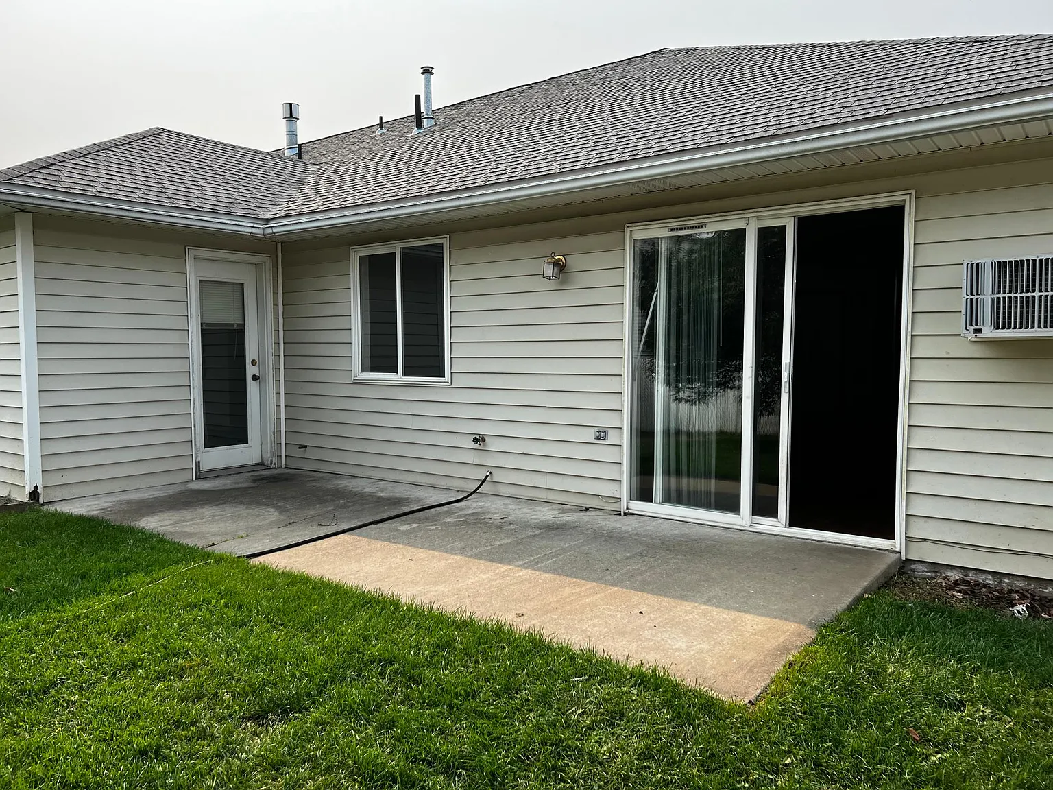 3 bed, 1672 sqft, $1,700 — Photo 4