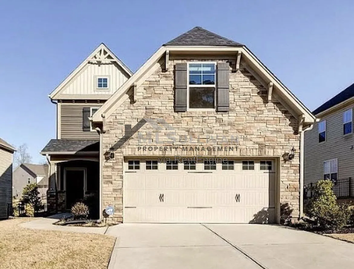3 bed, 2.5 bath, 2461 sqft, $2,590 — Photo 1