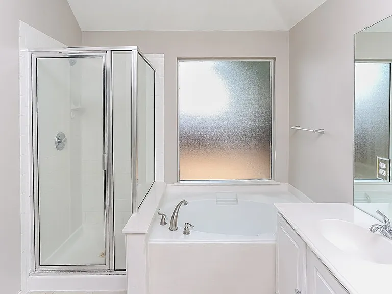 10201 Jessica St — Photo 12