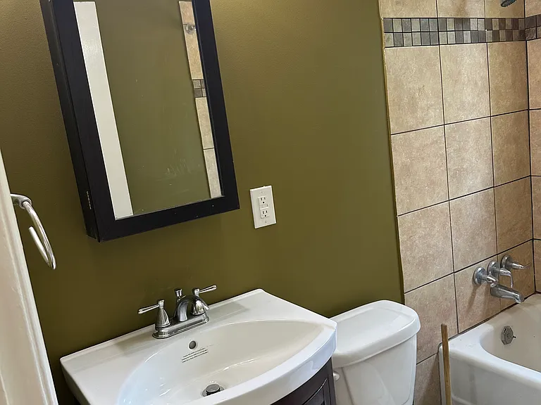 1809 Jenkins Ave — Photo 2
