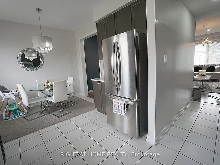 15 Magdalene Cres — Photo 18