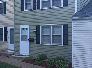 4 Gayfeather Ln, Glastonbury, CT 06033