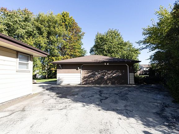 3rd image of 5314 W Allerton AVENUE