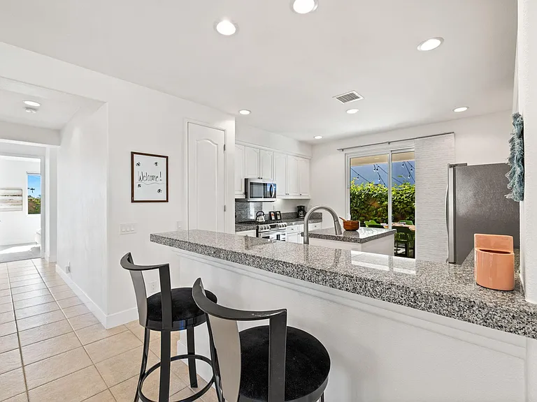 48584 Anastacia Ct — Photo 16