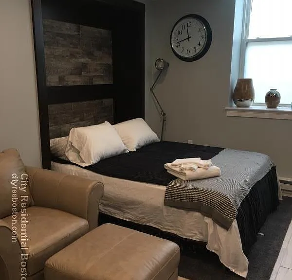 4 Greenway Ct #8 — Photo 3