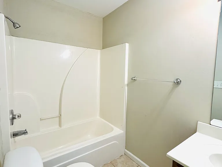 586 Hampton Way #1 — Photo 11