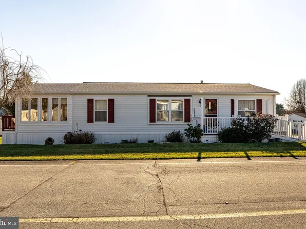 106 Saddleford Ct S, Lancaster, PA 17603