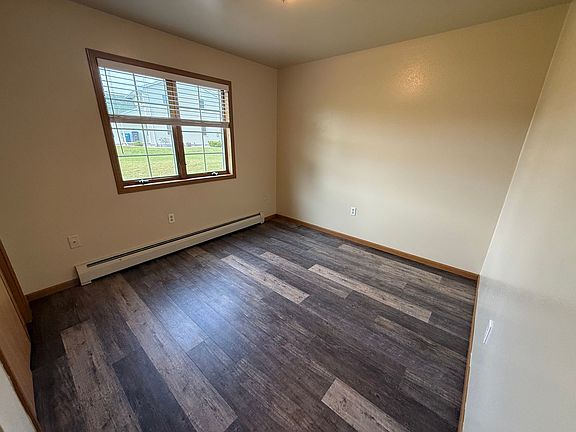 5th image of 110 William Ct #1