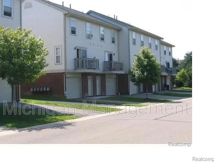 3107 Promenade Cir — Photo 18