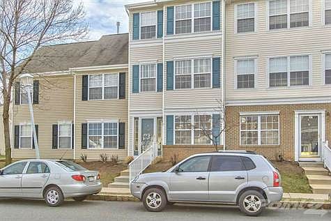7 Woodlake Dr Parlin NJ 08859-small-002-Front Entry Detail-666x444-72dpi