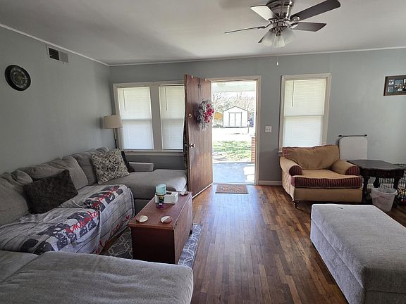 2nd image of 360 Cash St