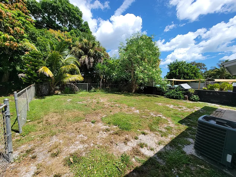 3419 SE Iris St — Photo 18