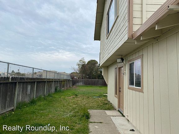 2nd image of 252 Camellia Way
