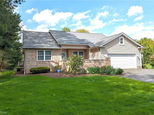 129 Nicklaus Dr NE, Warren, OH 44484