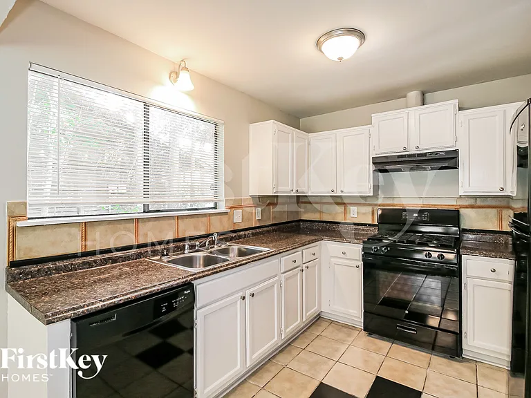 227 Avalon Way — Photo 8