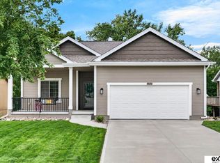 8022 S 190th St, Omaha, NE 68136
