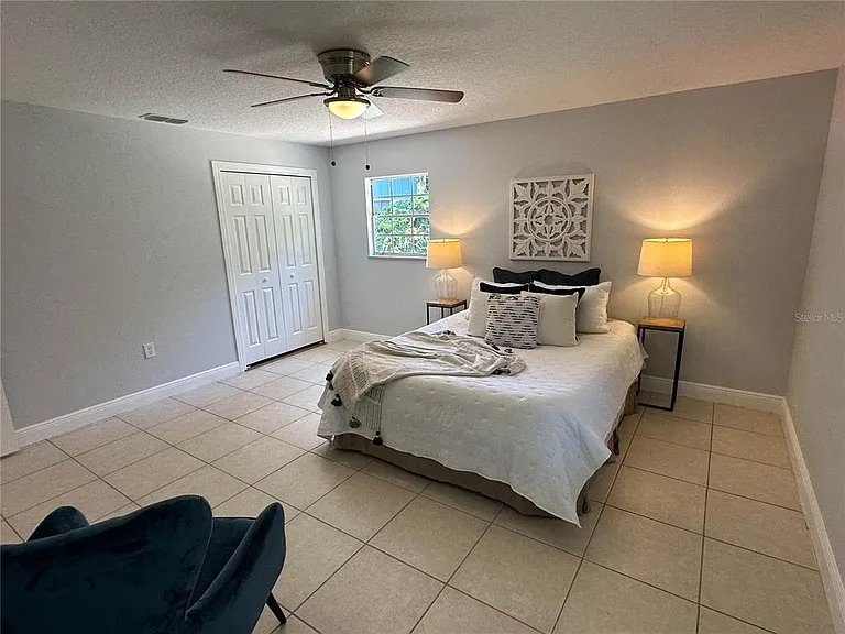 23 Country Club Dr #B — Photo 9